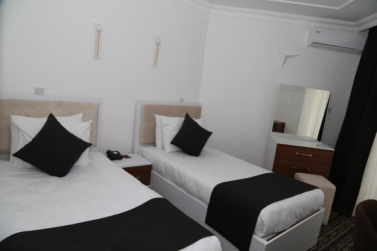 Celebrity Hotel Lapithos  Exterior photo