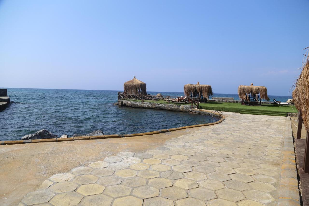 Celebrity Hotel Lapithos  Exterior photo