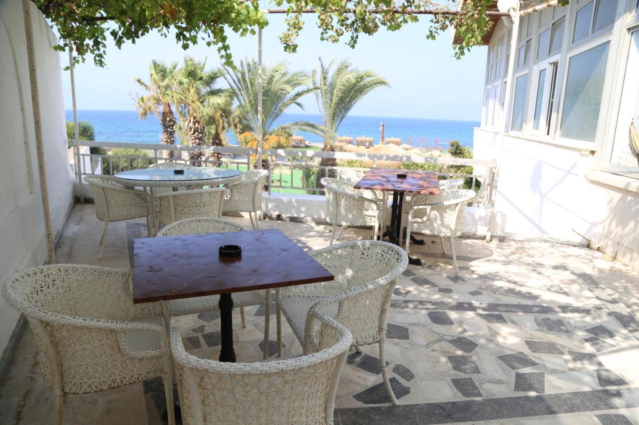 Celebrity Hotel Lapithos  Exterior photo