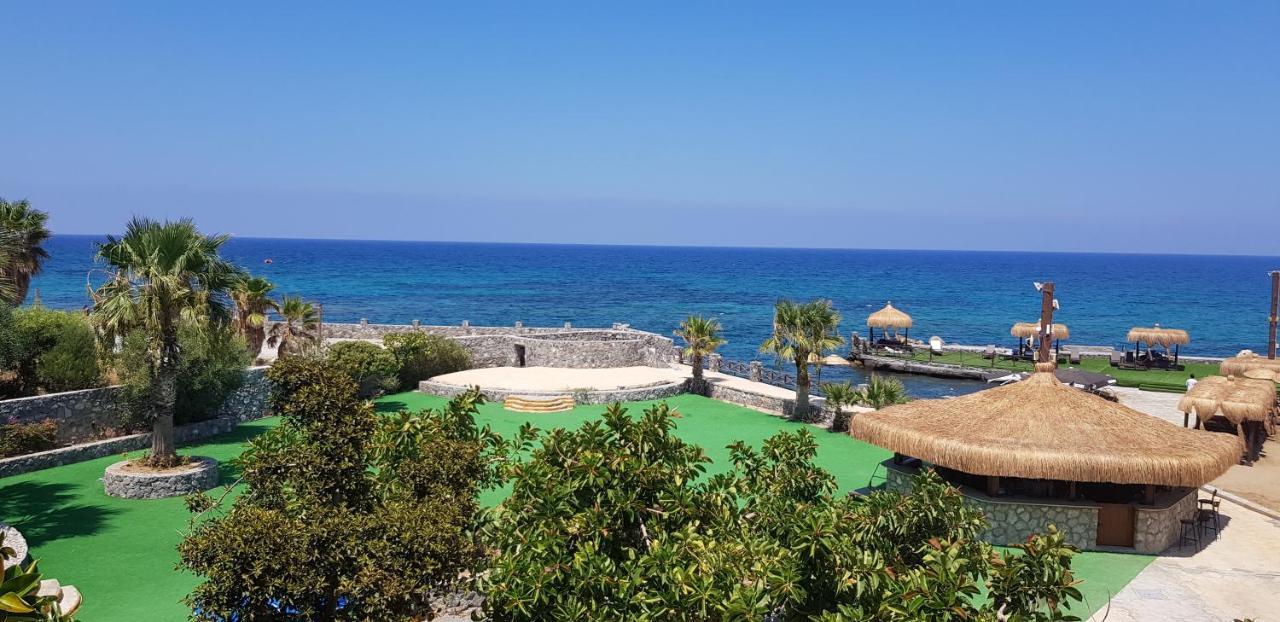 Celebrity Hotel Lapithos  Exterior photo